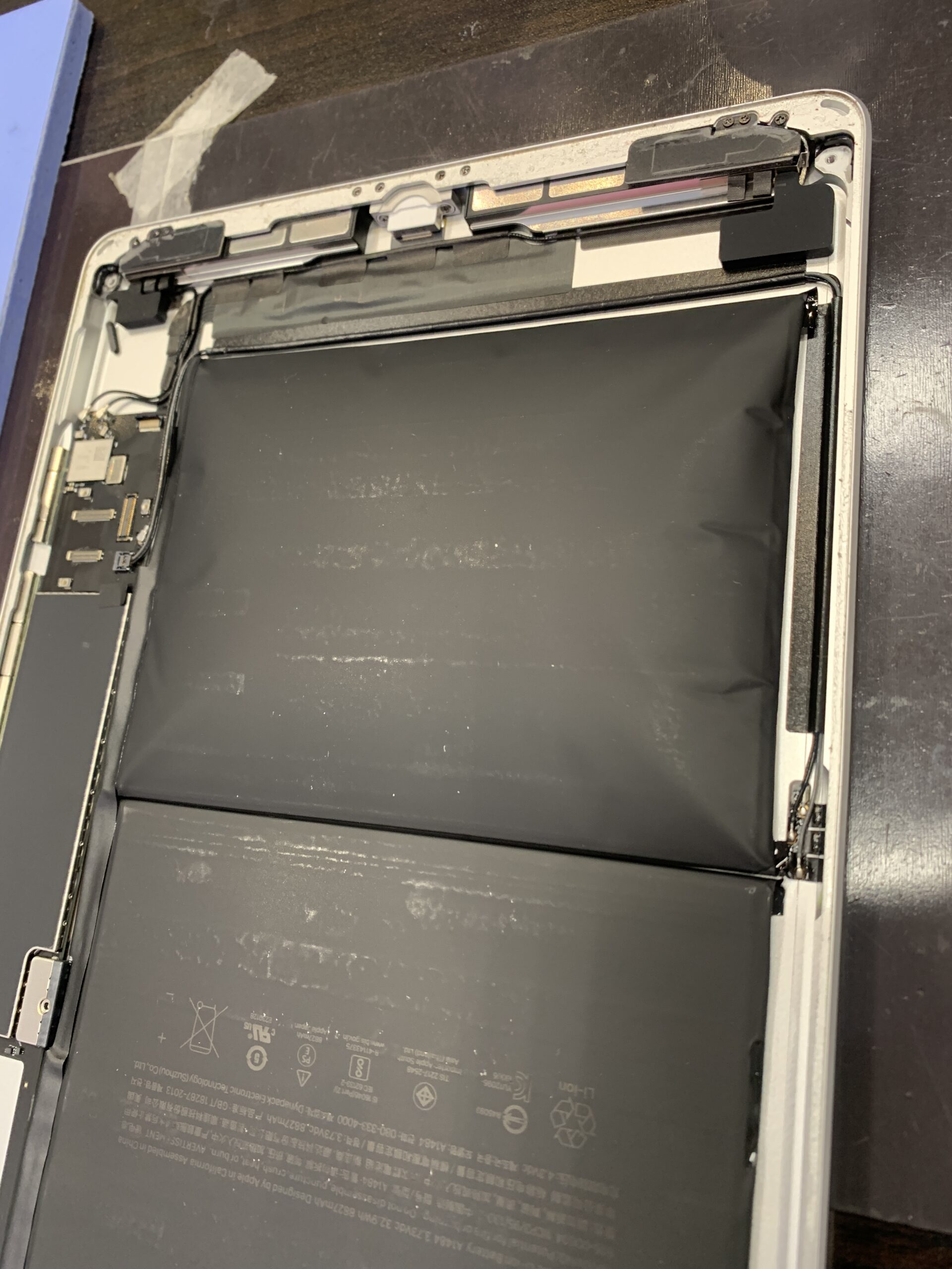 【修理実例】iPad第9世代　膨張バッテリー交換